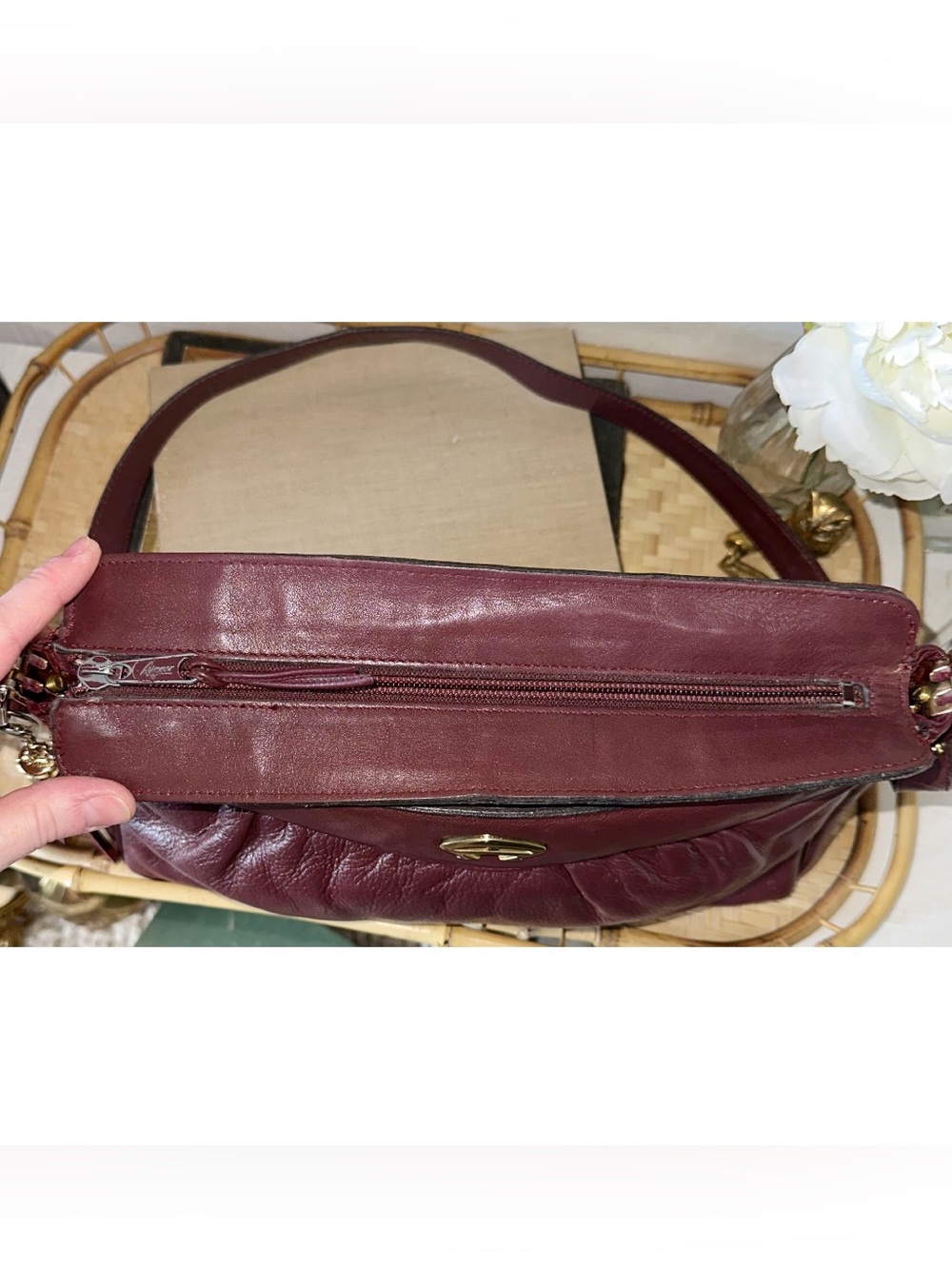 Vintage Etienne Aigner Classic Dark Burgundy Oxblood Red Leather Shoulder Bag - Picture 3 of 9